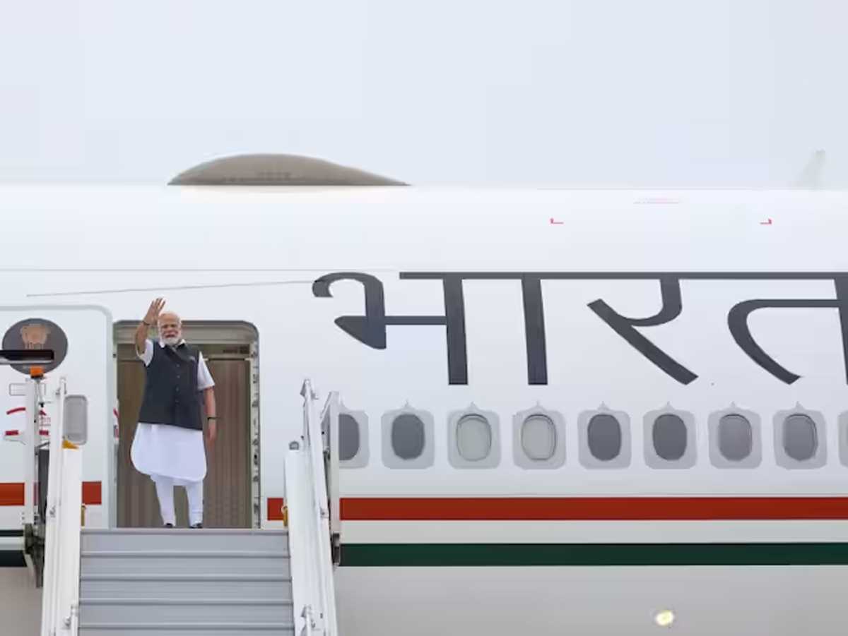 पीएम मोदी फ्रांस व यूएई के लिए रवाना, संबंधों में और प्रगाढ़ता की जताई उम्मीद